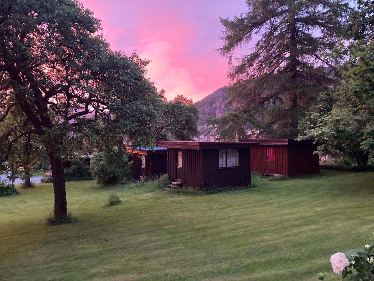Hotel Nokling & Camping Hjelmeland 외부 사진