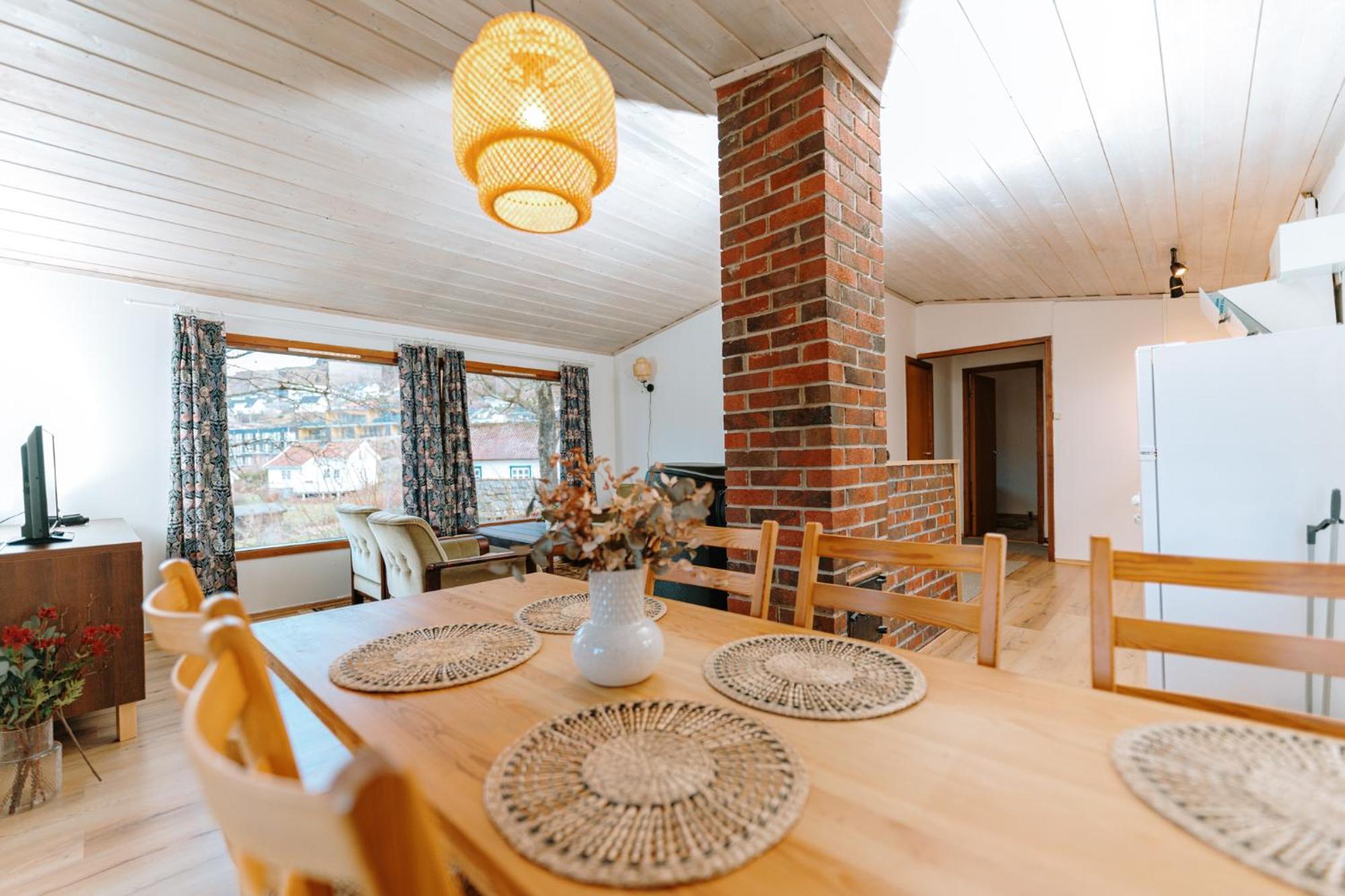 Hotel Nokling & Camping Hjelmeland 외부 사진