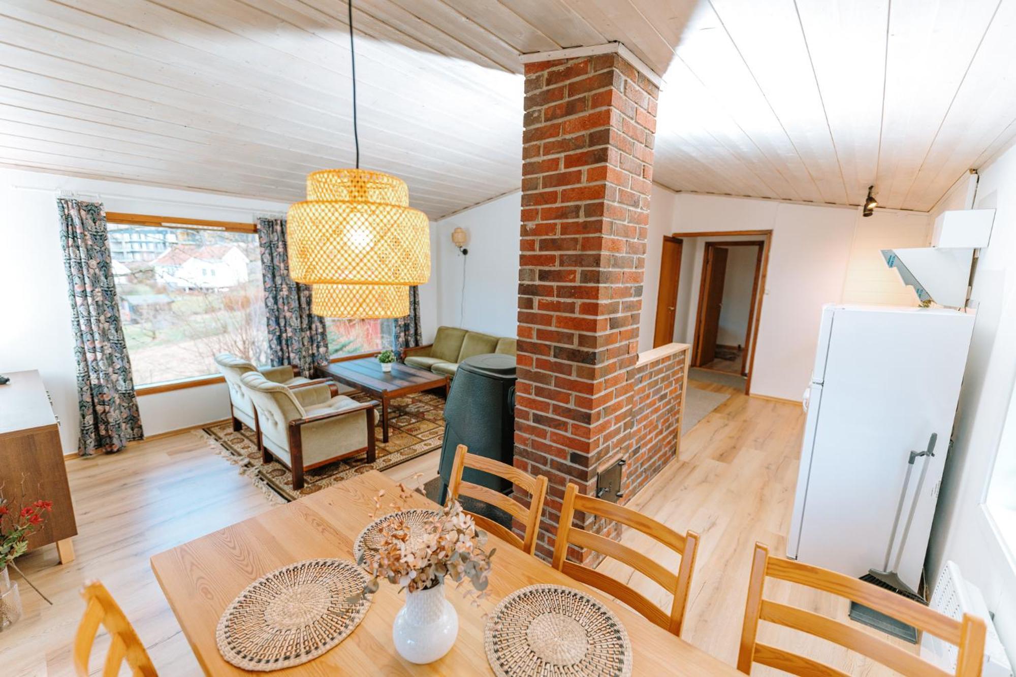 Hotel Nokling & Camping Hjelmeland 외부 사진