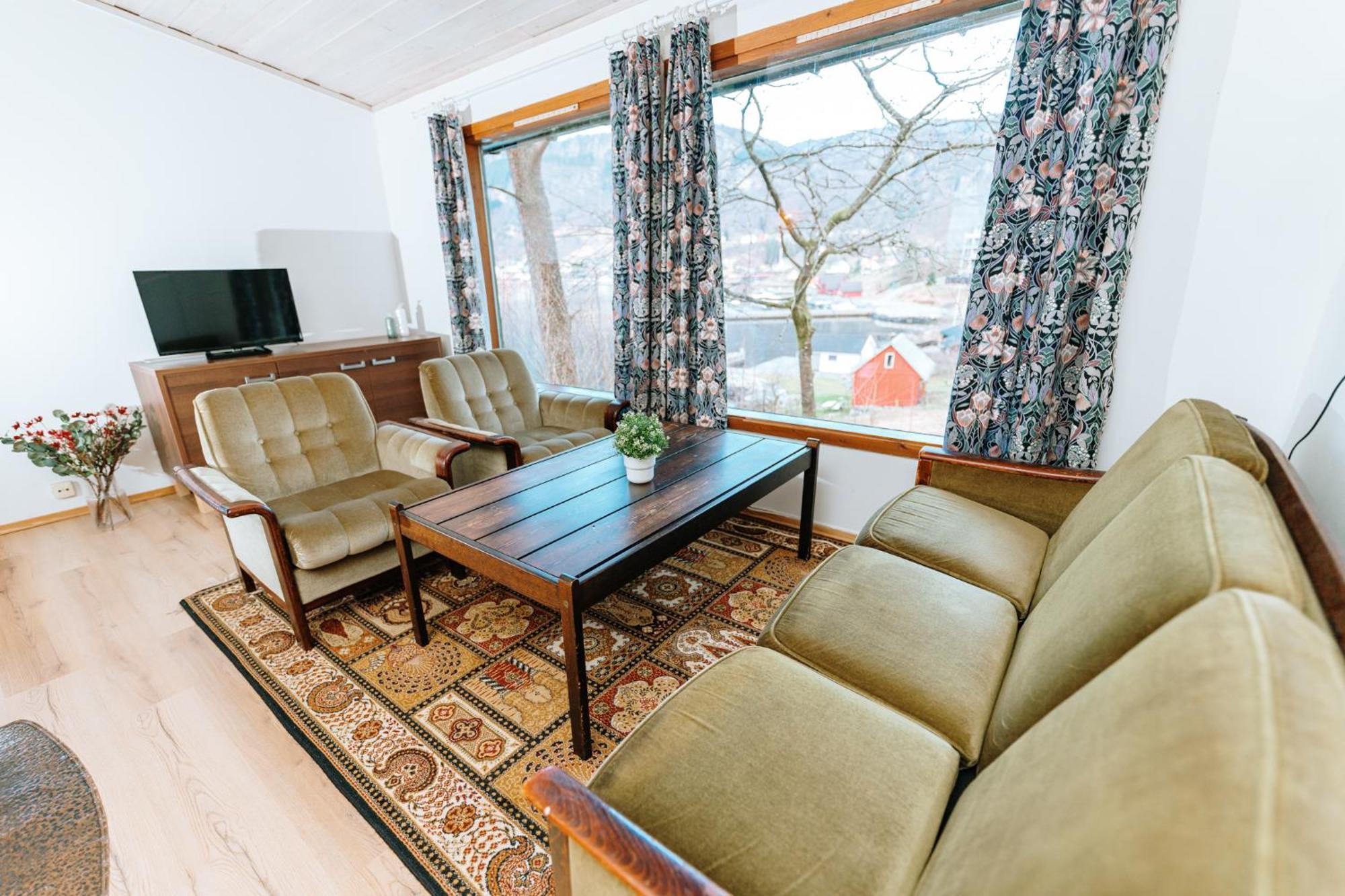 Hotel Nokling & Camping Hjelmeland 외부 사진