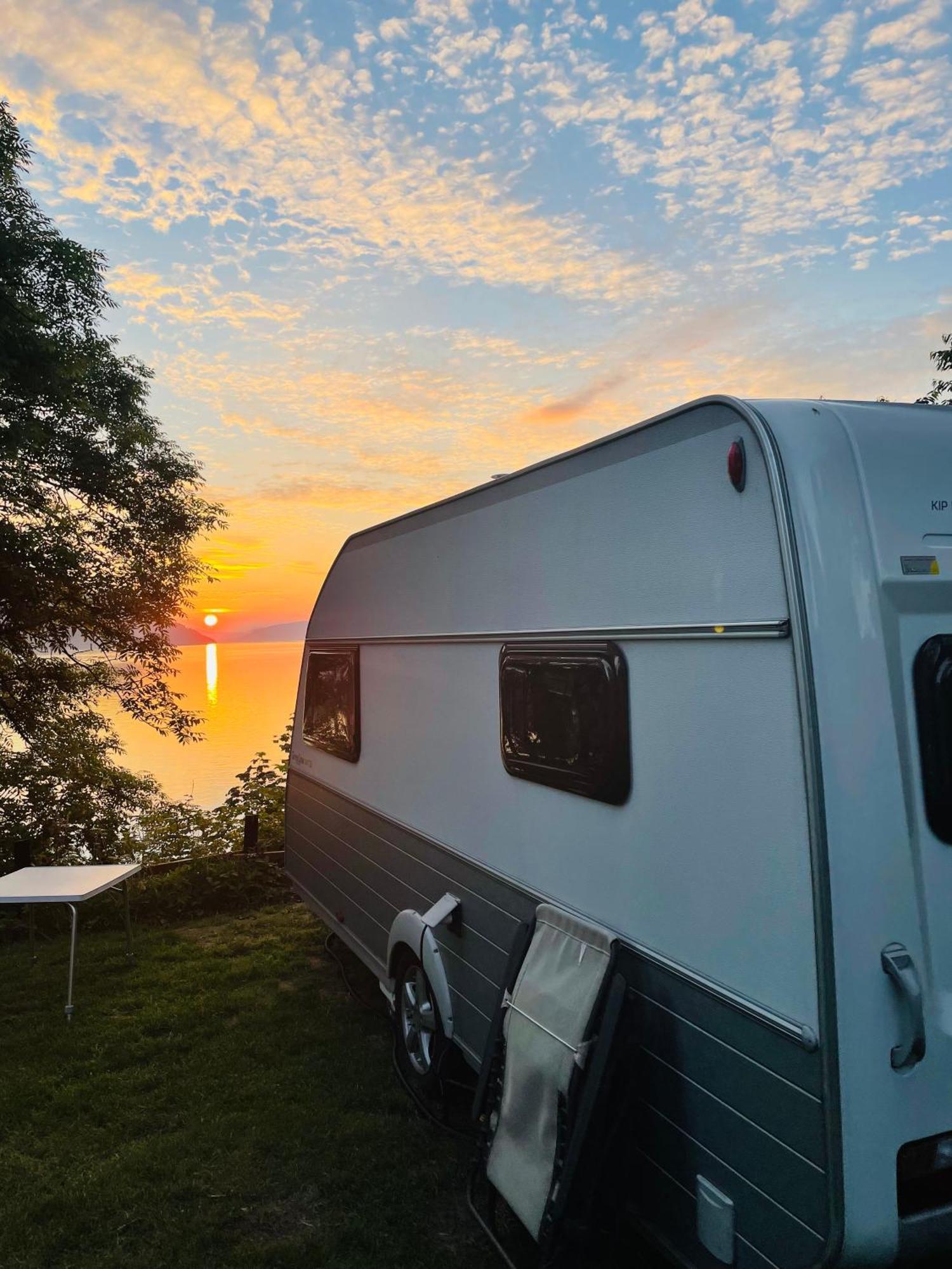 Hotel Nokling & Camping Hjelmeland 외부 사진