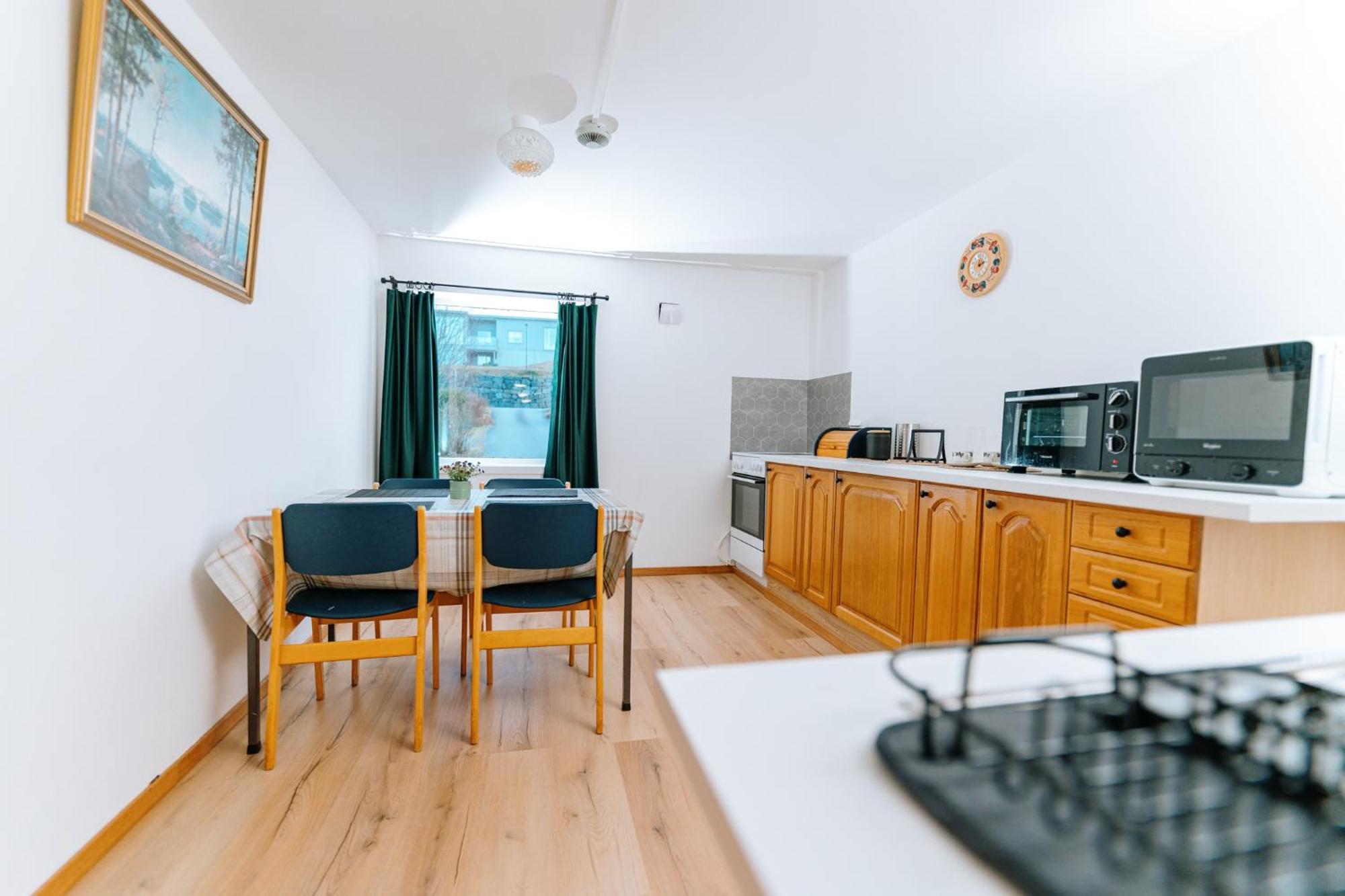 Hotel Nokling & Camping Hjelmeland 외부 사진