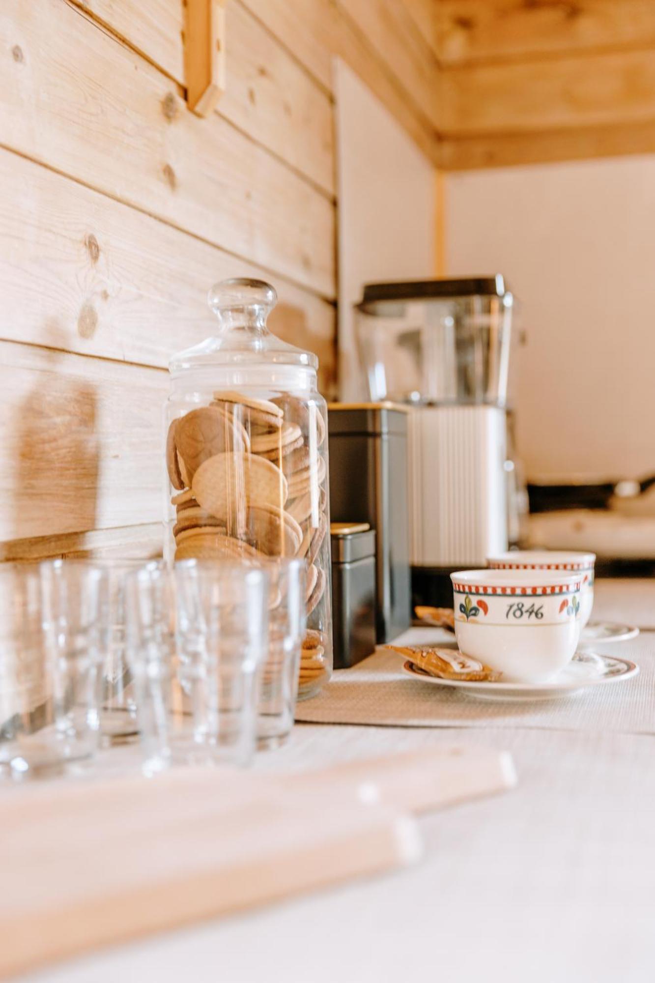 Hotel Nokling & Camping Hjelmeland 외부 사진
